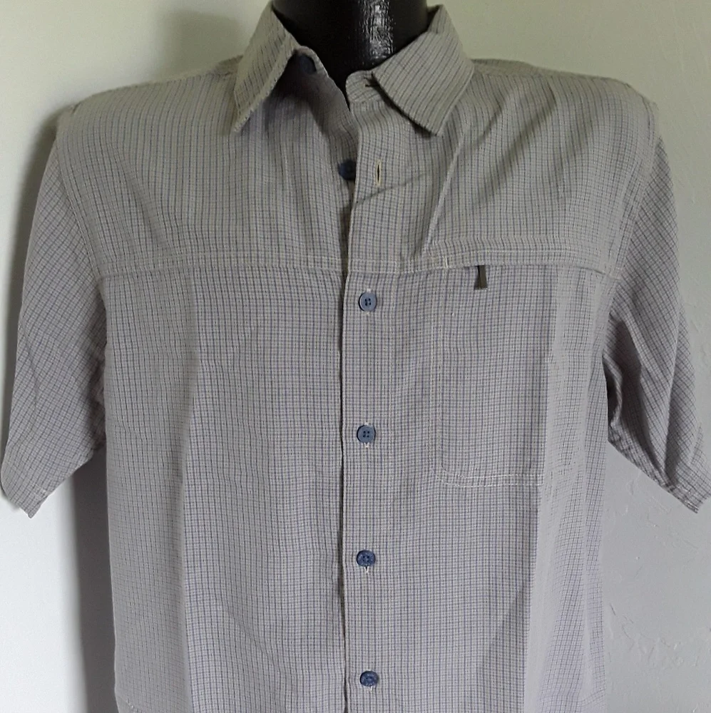The North face short sleeve button down men shirt size M